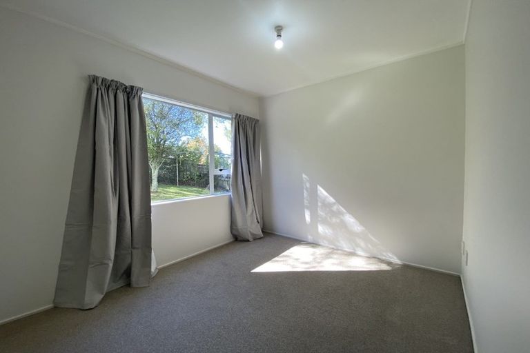 Photo of property in 4a Lavery Place, Sunnynook, Auckland, 0632
