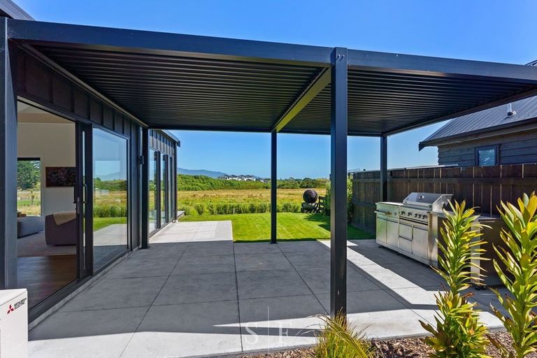 Photo of property in 48 Anderson Park Drive, Waikanae, 5036