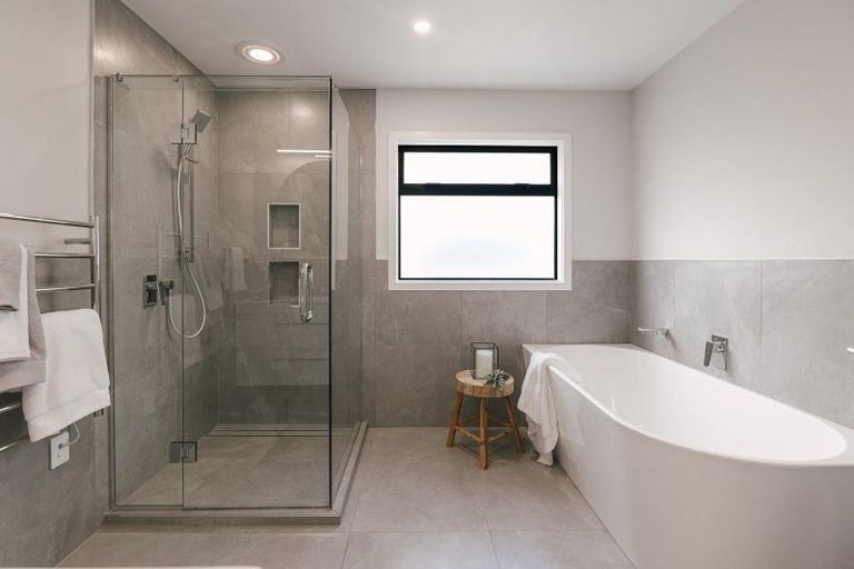 Photo of property in 27 Daniel Place, Kelvin Grove, Palmerston North, 4414