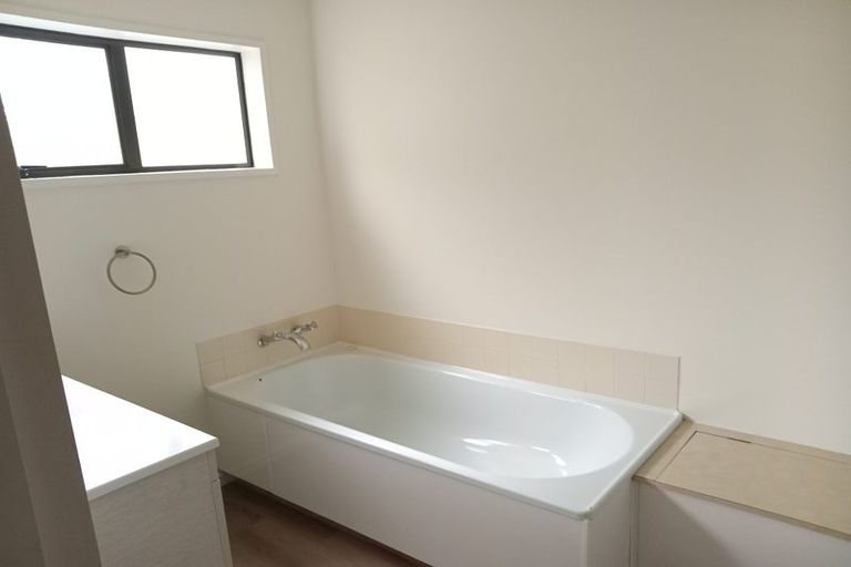 Photo of property in 2/14 Clementine Lane, Mount Pleasant, Christchurch, 8081