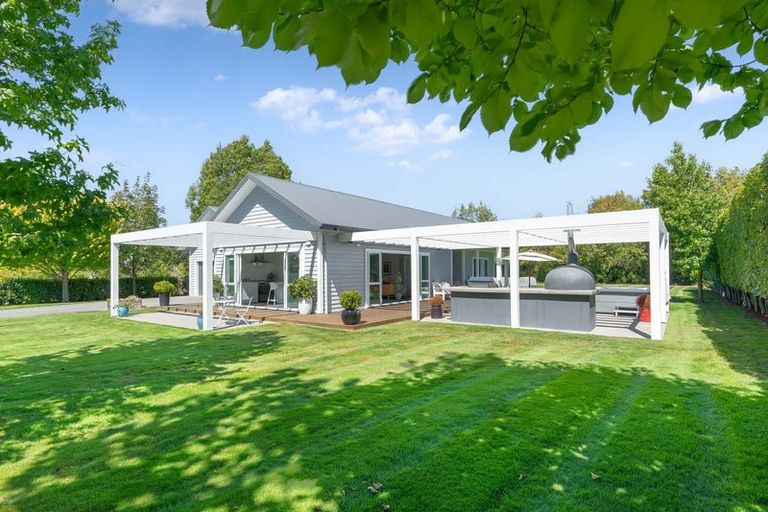 Photo of property in 81c Reading Street, Greytown, 5712