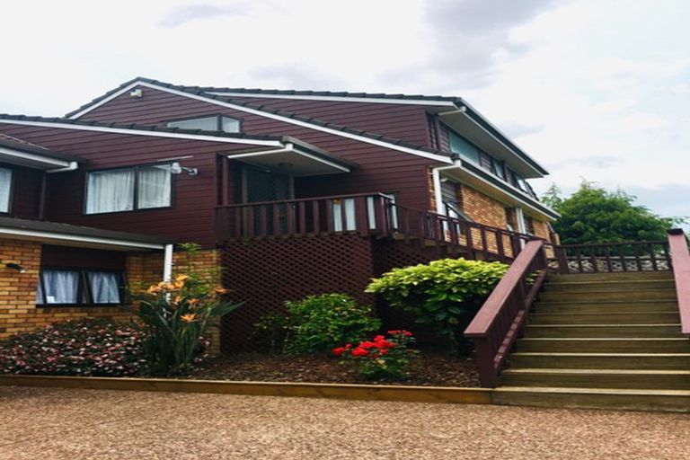 Photo of property in 92 Manhattan Heights, Glendene, Auckland, 0602