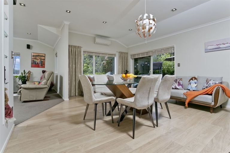 Photo of property in 11 Fendalton Place, Hatfields Beach, Orewa, 0931