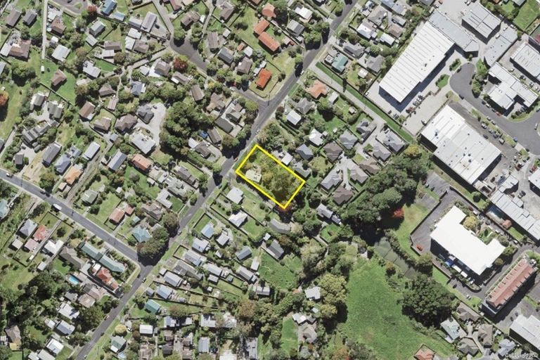 Photo of property in 35 Brandon Road, Glen Eden, Auckland, 0602