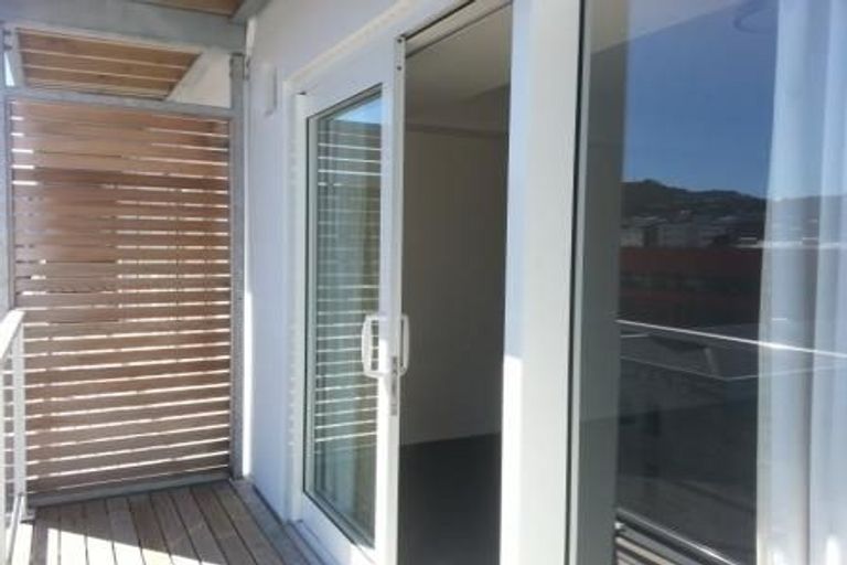 Photo of property in The Peak Apartments, 702/170 Taranaki Street, Te Aro, Wellington, 6011