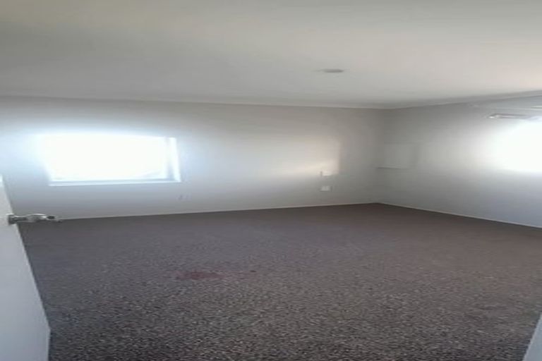 Photo of property in 120 Nicholson Road, Khandallah, Wellington, 6035