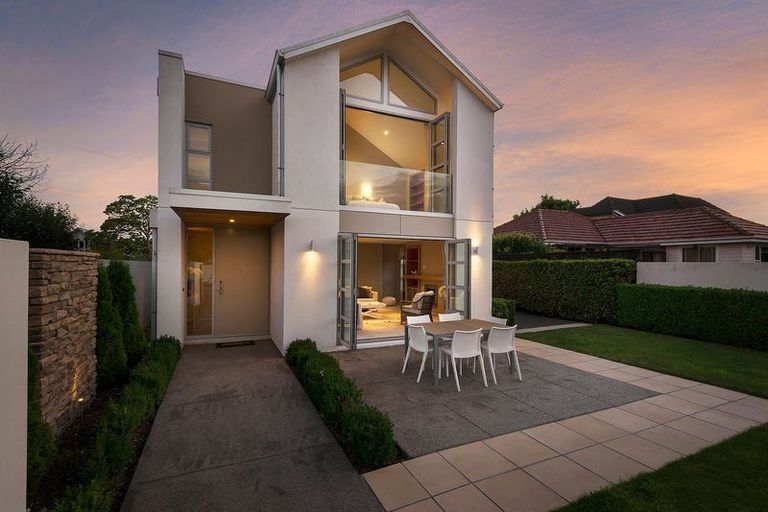 Photo of property in 72 Wai-iti Terrace, Bryndwr, Christchurch, 8052