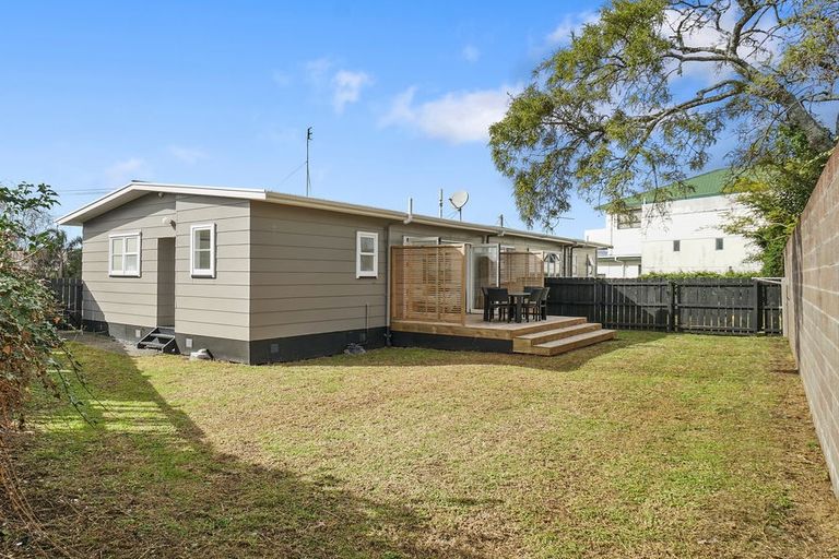 Photo of property in 696 Te Atatu Road, Te Atatu Peninsula, Auckland, 0610