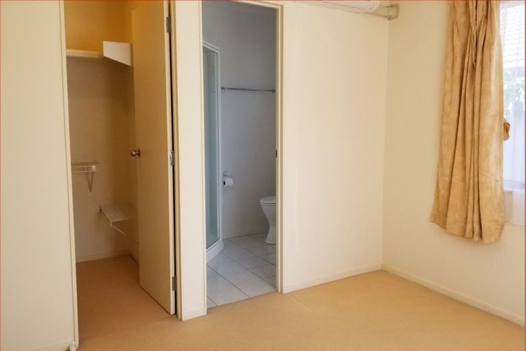 Photo of property in 12 Wheaton Place, Glen Eden, Auckland, 0602