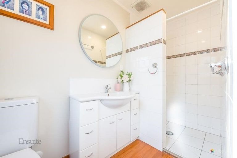 Photo of property in 33 Puriri Street, Woburn, Lower Hutt, 5010