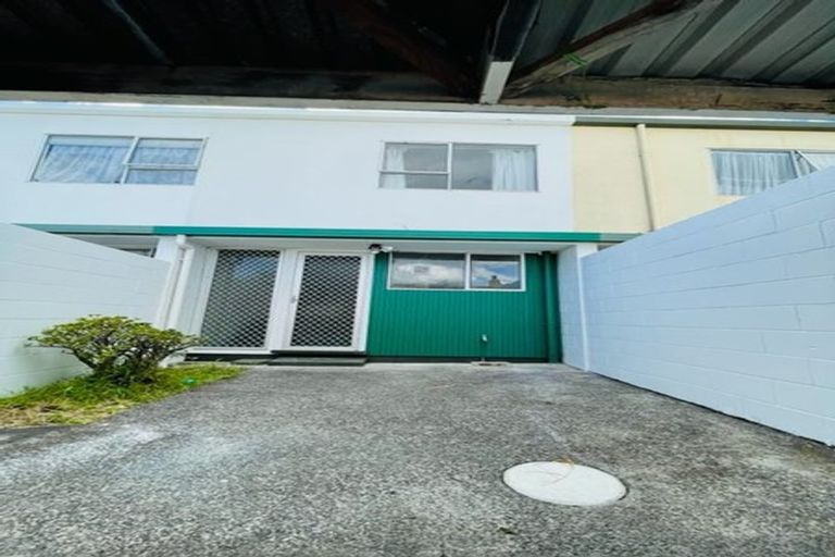 Photo of property in 3/45 Kenderdine Road, Papatoetoe, Auckland, 2025