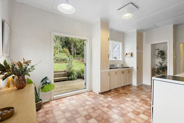 Photo of property in 14 Warwick Street, Wilton, Wellington, 6012