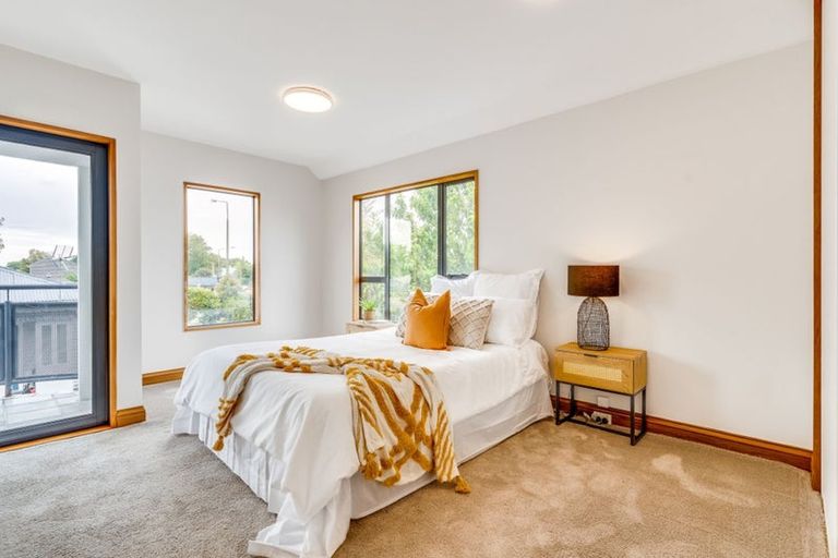 Photo of property in 2/155 Yaldhurst Road, Sockburn, Christchurch, 8042