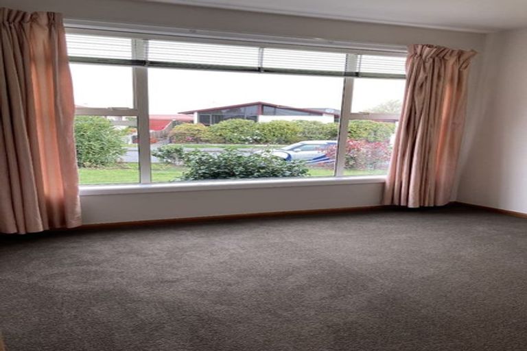 Photo of property in 5 Kathleen Crescent, Hornby, Christchurch, 8042