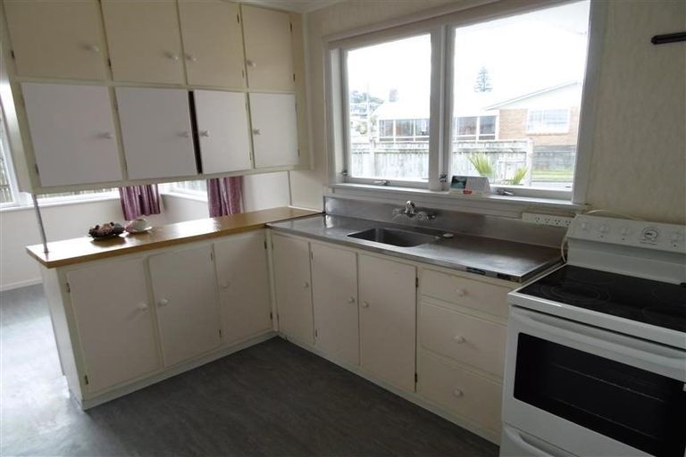 Photo of property in 2 Norton Place, Spotswood, New Plymouth, 4310