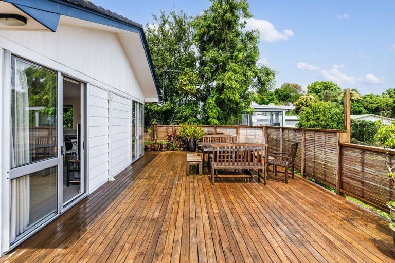 Photo of property in 62 Lynn Road, Bayview, Auckland, 0629