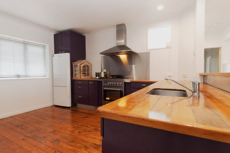 Photo of property in 7 Ferry Road, Wade Heads, Whangaparaoa, 0932