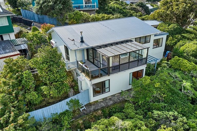 Photo of property in 27 Humphreys Grove, Titahi Bay, Porirua, 5022