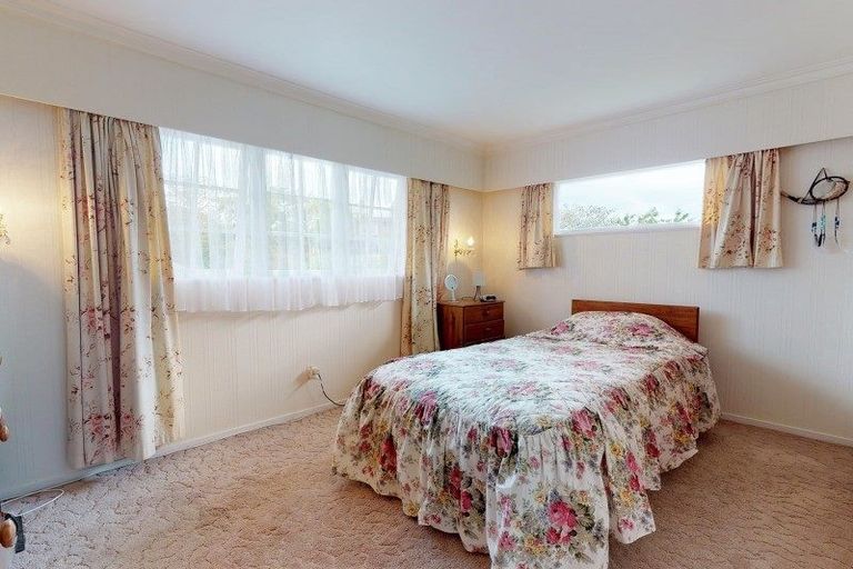 Photo of property in 1 Byrd Street, Levin, 5510