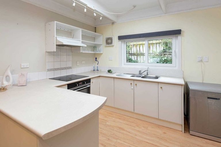 Photo of property in 2/19 Haseler Crescent, Howick, Auckland, 2014