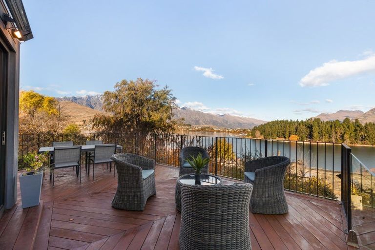 Photo of property in 17 The Terrace, Queenstown, 9300