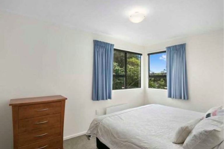 Photo of property in 19 Halladale Road, Papakowhai, Porirua, 5024