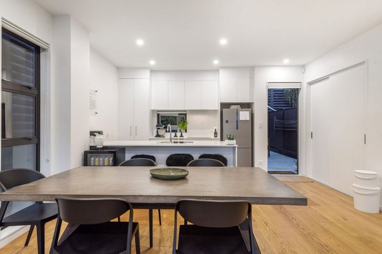 Photo of property in 10 Nga Tutu Place, Belmont, Auckland, 0622