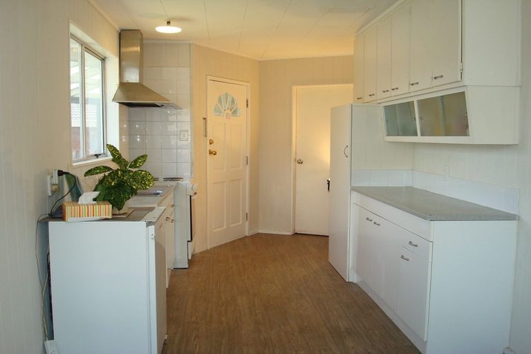 Photo of property in 14 Innismara Avenue, Wattle Downs, Auckland, 2103