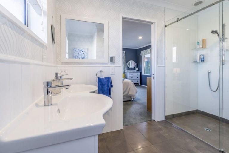 Photo of property in 92 Mount Iron Drive, Wanaka, 9305