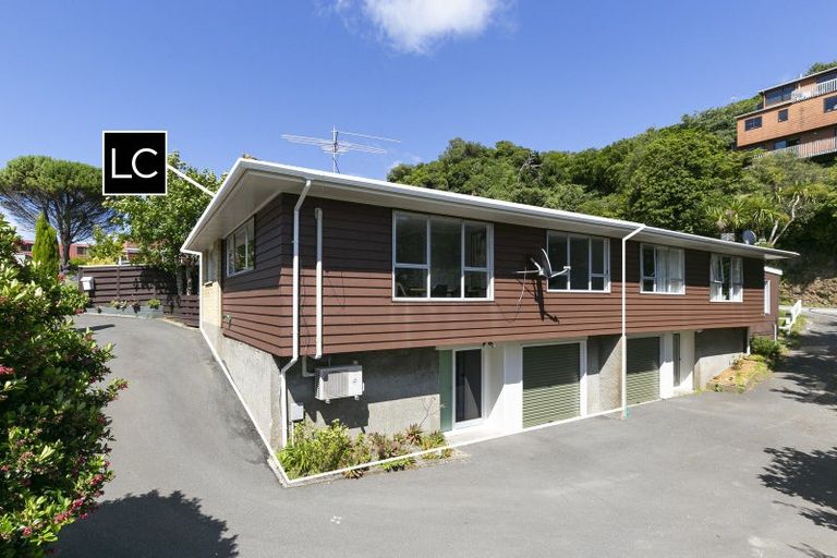 Photo of property in 5 Burdendale Grove, Churton Park, Wellington, 6037