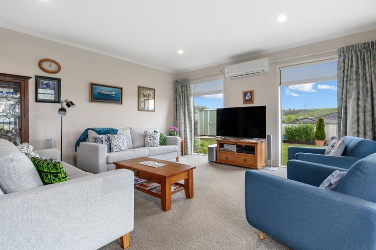 Photo of property in 12 Rochfort Crescent, Pyes Pa, Tauranga, 3112