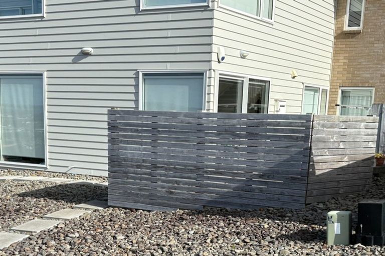 Photo of property in 7 Dorchester Place, Orewa, 0931