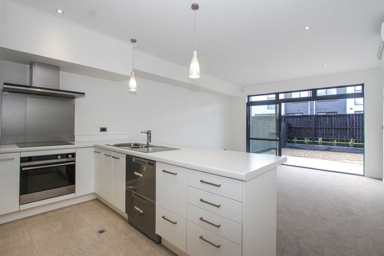 Photo of property in 35 Wallace Road, Ranui, Auckland, 0612