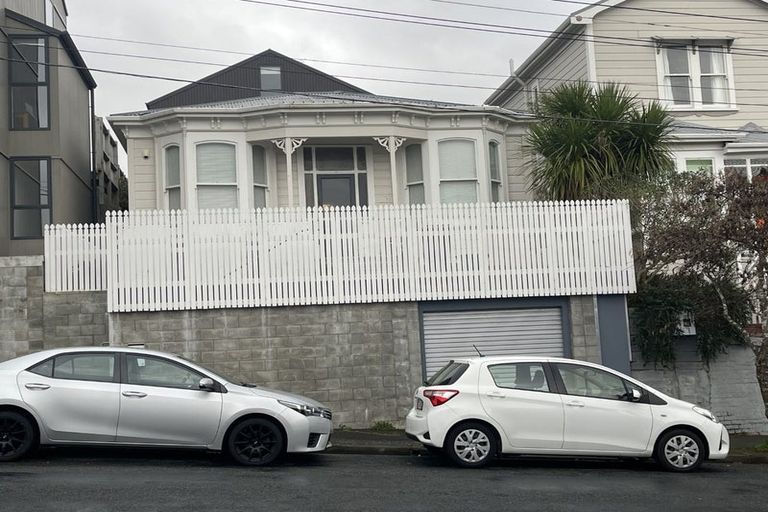 Photo of property in 10 Stanley Street, Berhampore, Wellington, 6023