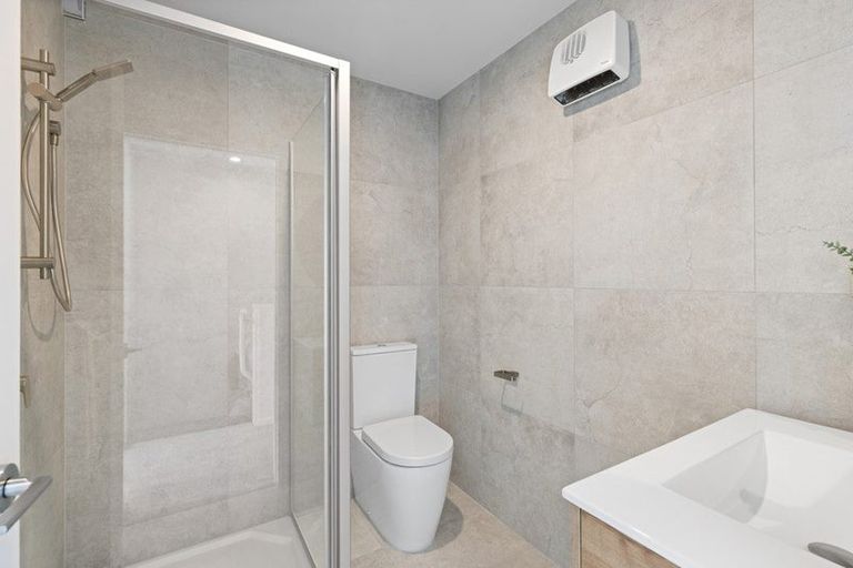 Photo of property in 2/88 Holly Road, St Albans, Christchurch, 8014