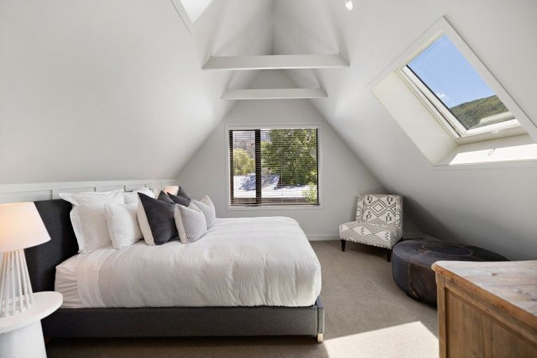 Photo of property in 1 Thames Street, Arrowtown, 9302