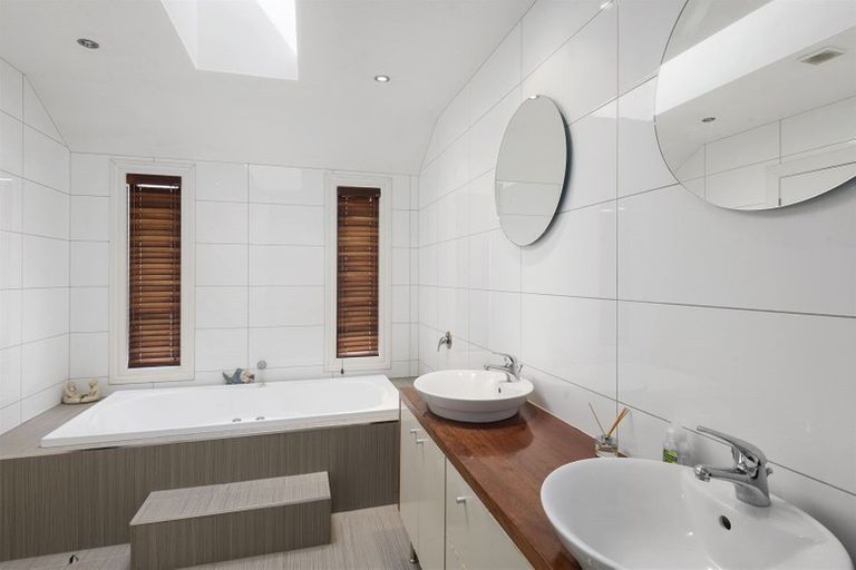 Photo of property in 85a Abberley Crescent, St Albans, Christchurch, 8014