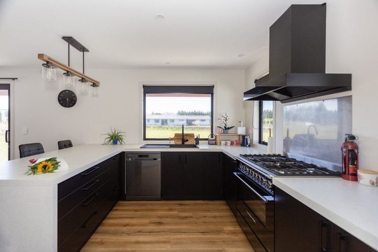 Photo of property in 405 Parsons Road, Weston, Oamaru, 9492