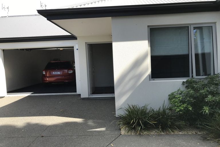 Photo of property in 2/36 Shirley Road, Richmond, Christchurch, 8013