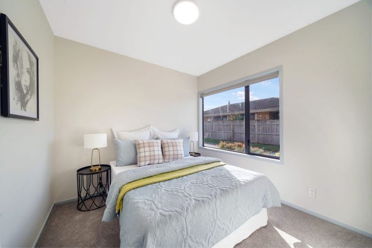 Photo of property in 9 Woodbank Drive, Glen Eden, Auckland, 0602