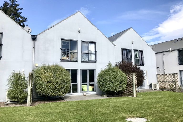 Photo of property in 7/74 Hansons Lane, Upper Riccarton, Christchurch, 8041