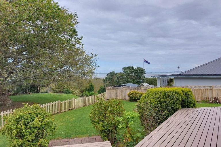 Photo of property in 21 Oakpark Place, West Harbour, Auckland, 0618