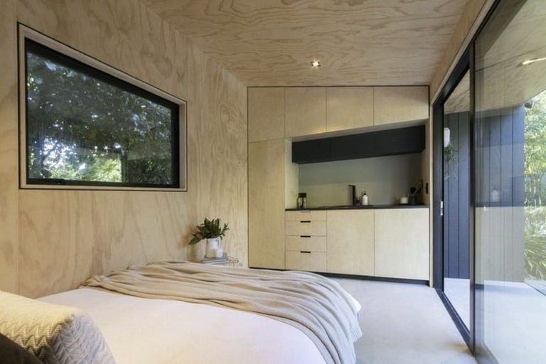 Photo of property in 3 George Avenue, Herald Island, Auckland, 0618