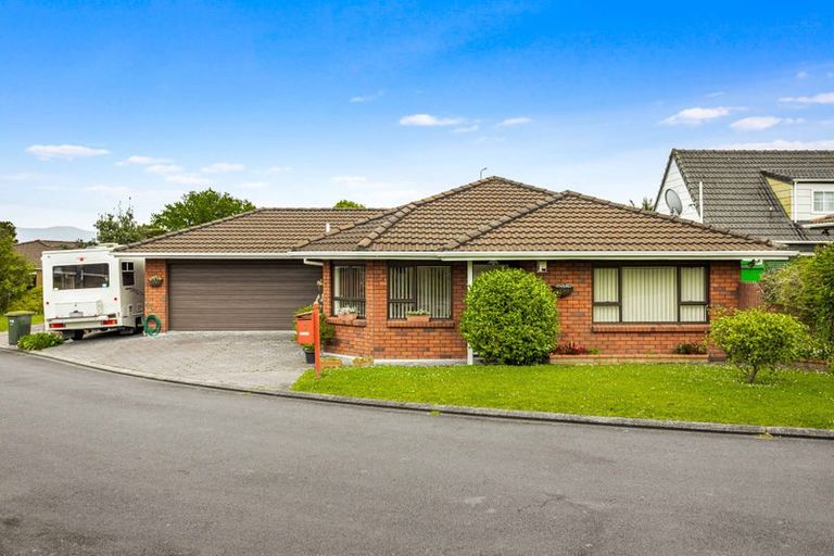 Photo of property in 3 Bosnyak Drive, Te Atatu South, Auckland, 0610