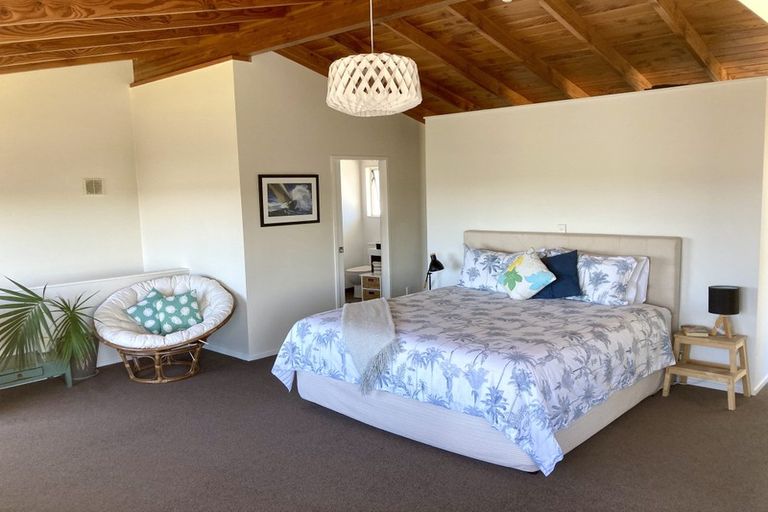 Photo of property in 11 Bay Vista Drive, Red Beach, 0932