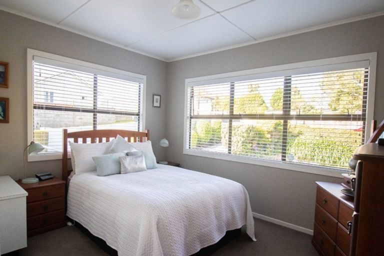 Photo of property in 32 Lismore Street, Strandon, New Plymouth, 4312