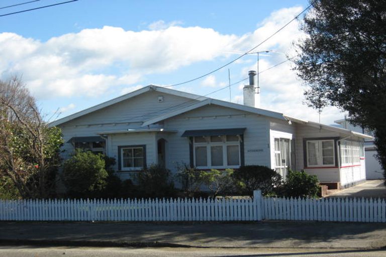 Photo of property in 1 Armstrong Avenue, Carterton, 5713