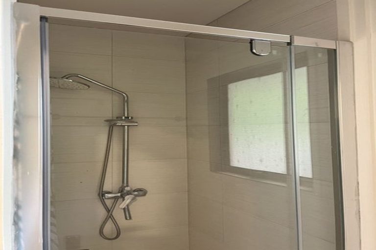 Photo of property in 63 Verran Road, Birkenhead, Auckland, 0626