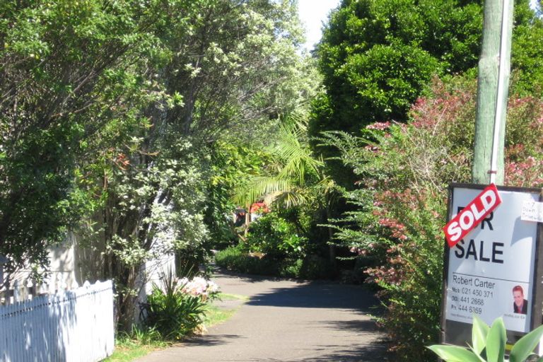 Photo of property in 7 Kia Ora Road, Beach Haven, Auckland, 0626
