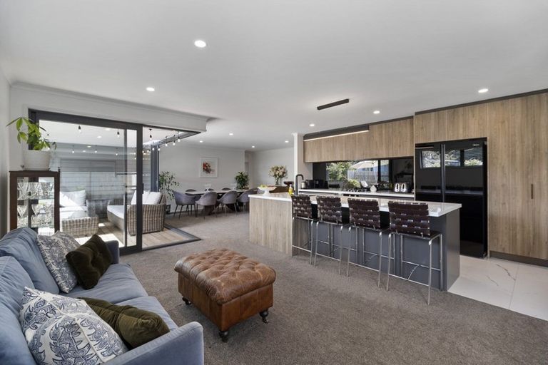 Photo of property in 5 Mackillop Way, Brooklands, New Plymouth, 4310